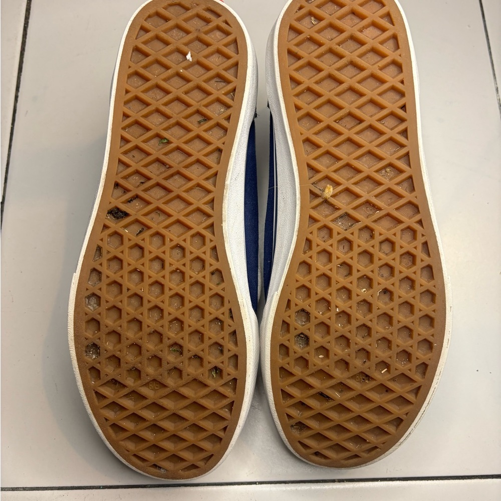 Vans - Picture 7 of 7